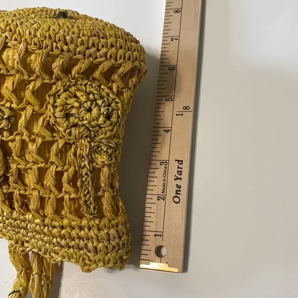 Small Yellow Raffia Bag, Zip Closure, 2 Inside Pockets & 1 with a Zip Closure - Picture 10 of 11